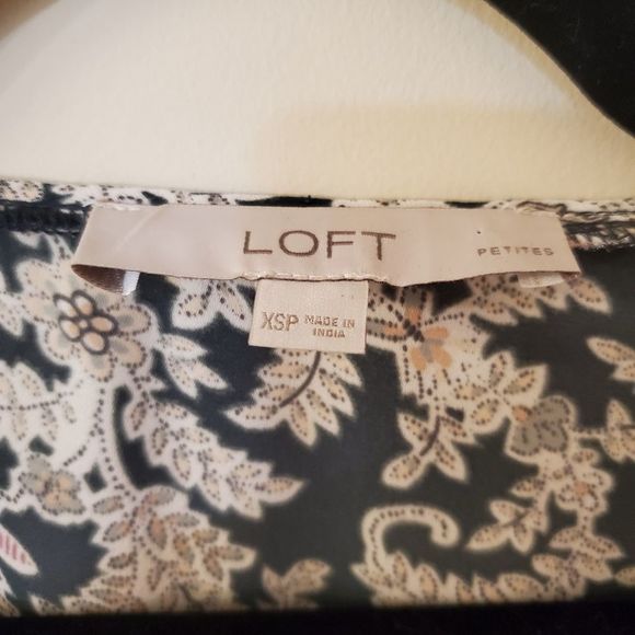Loft blouse, XS, paisley, button cuffs - Picture 2 of 5